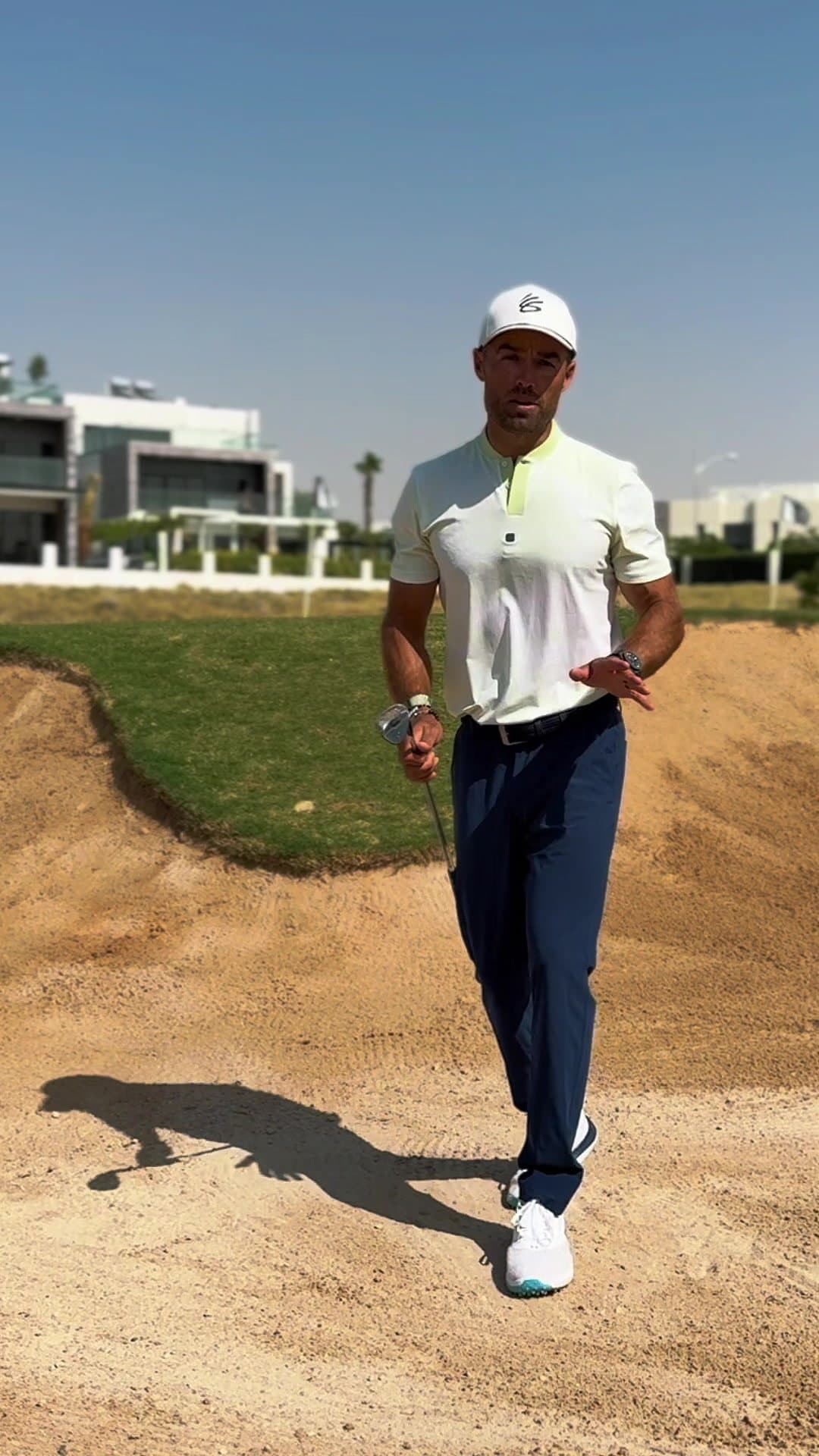 BUNKER SHOTS FOR ALL SKILL LEVELS: SQUARE VS OPEN